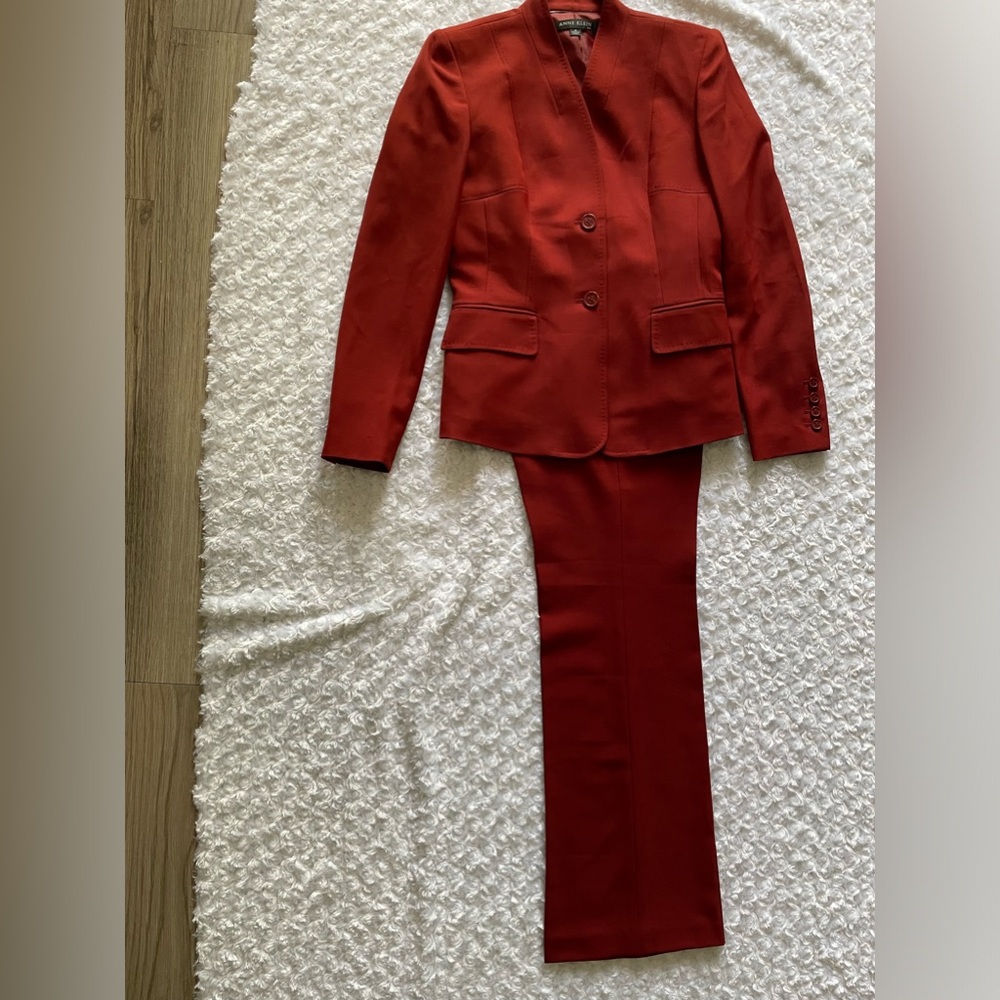 Ladies Pantsuit No Collar